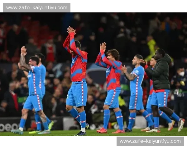 绿茵狂想曲：当“马驹”遇上“银河战舰”，这场欧冠直播为何是灵魂的救赎？